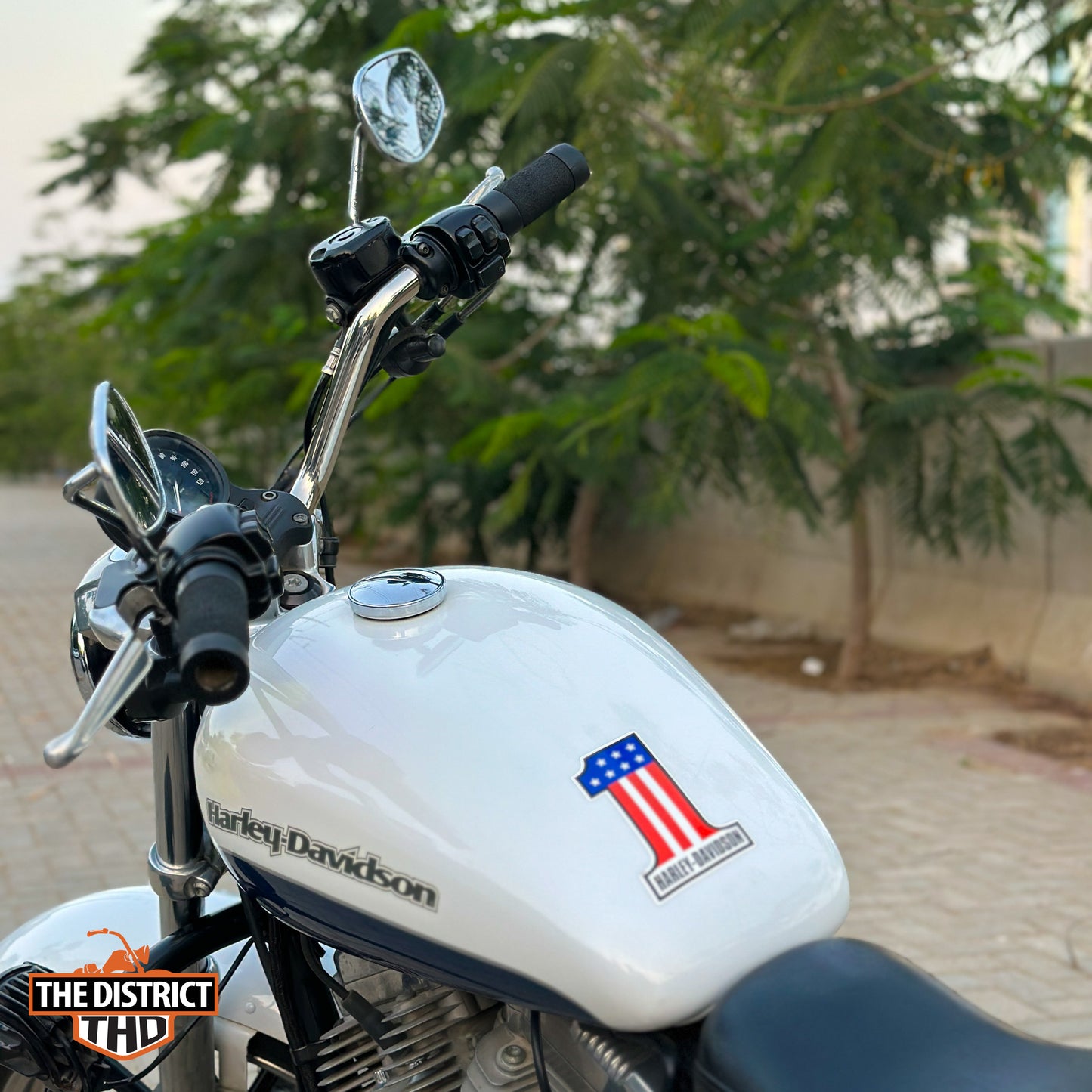 SPORTSTER SUPERLOW (XL883L) 2015